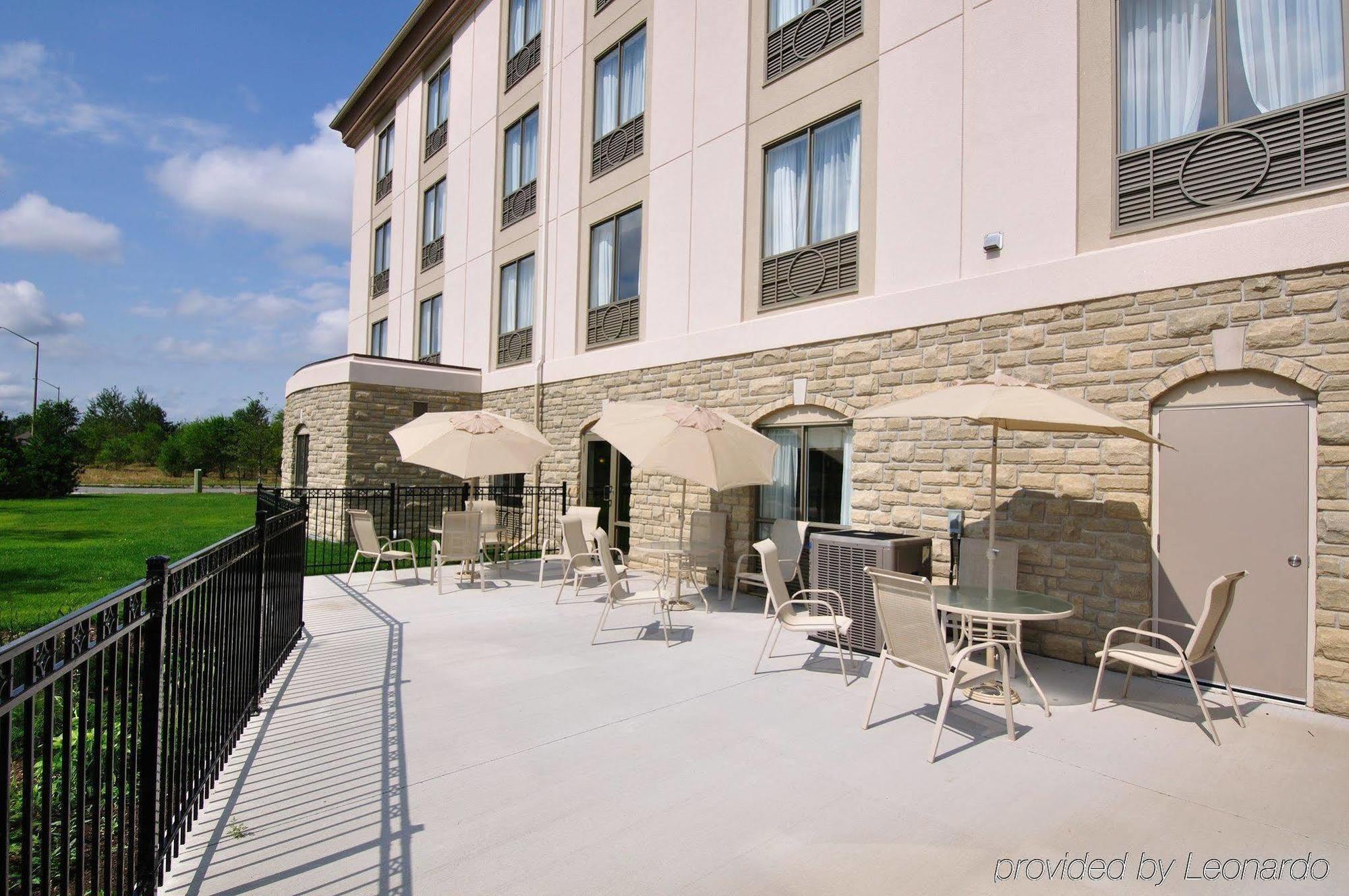 Holiday Inn Express Hotel & Suites Ottawa Airport, An Ihg Hotel Exterior photo